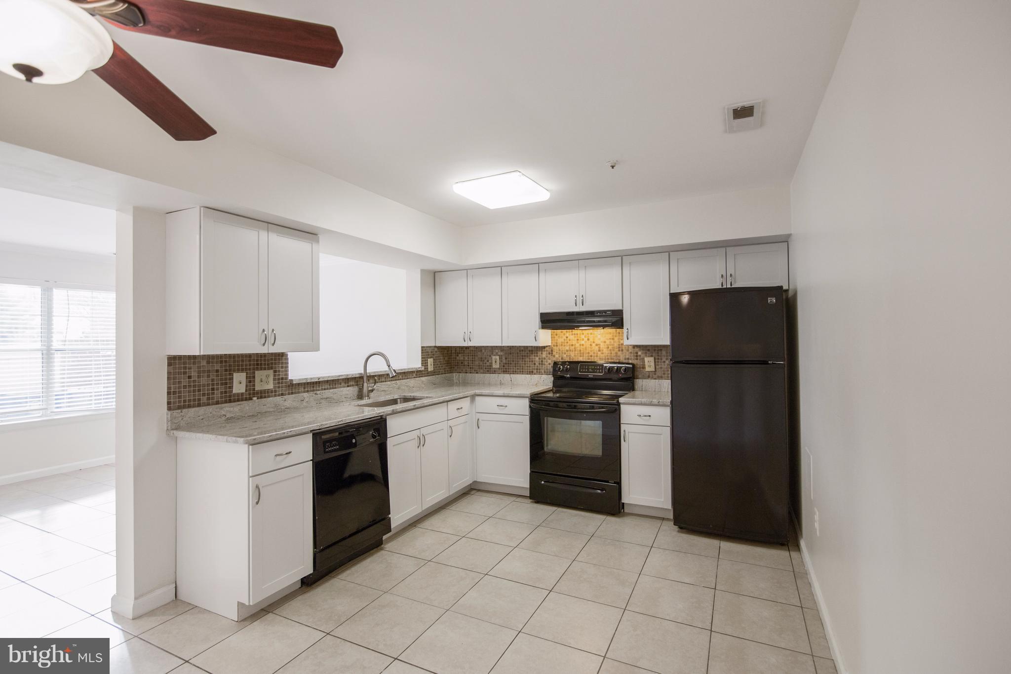 20224 Harbor Tree Road Gaithersburg, MD 20886 - Photo 10 of 22 Kitchen