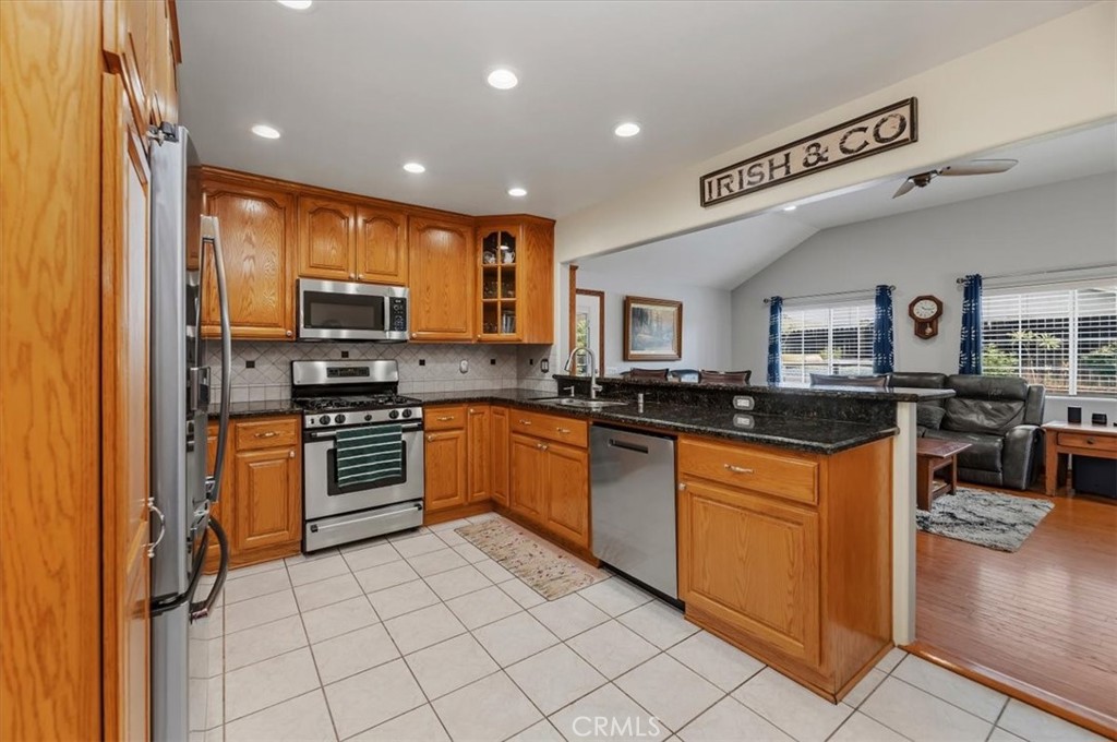 10283 Rouselle Drive Jurupa Valley, CA 91752 - Photo 11 of 35