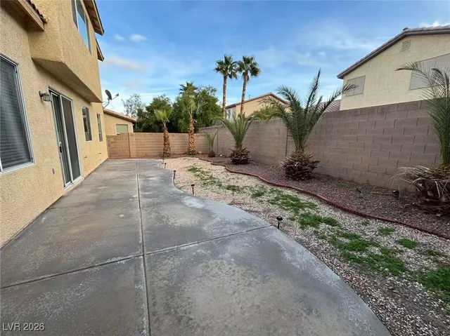 $2,350 | 7607 Pioneer Ranch Avenue, Las Vegas, NV 89113