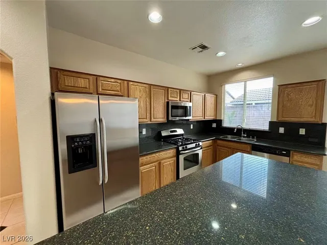 $2,350 | 7607 Pioneer Ranch Avenue, Las Vegas, NV 89113