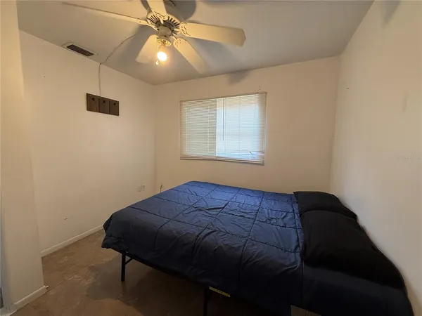 $2,100 | 2402 9th Street East, Bradenton, FL 34208