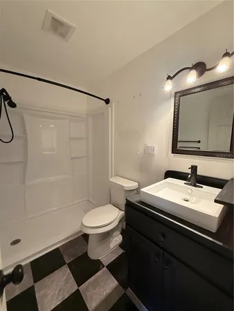 $2,100 | 2402 9th Street East, Bradenton, FL 34208