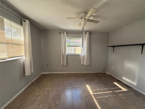 $2,100 | 2402 9th Street East, Bradenton, FL 34208