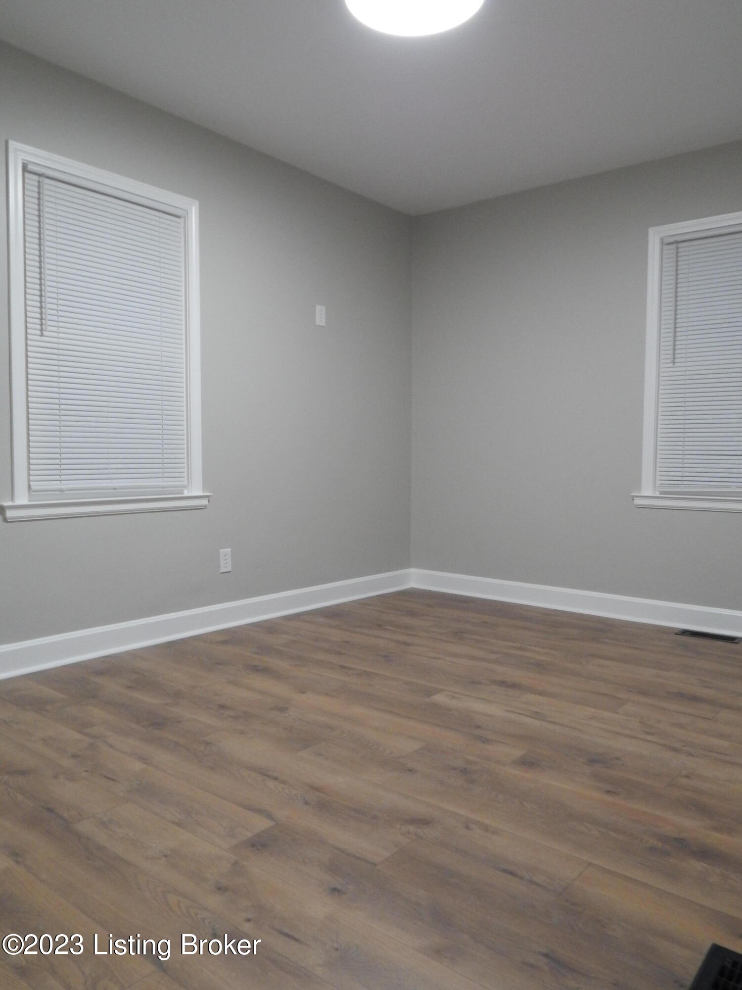 3220 Wessel Road Louisville, KY 40216 - Photo 10 of 27 DSCN2093