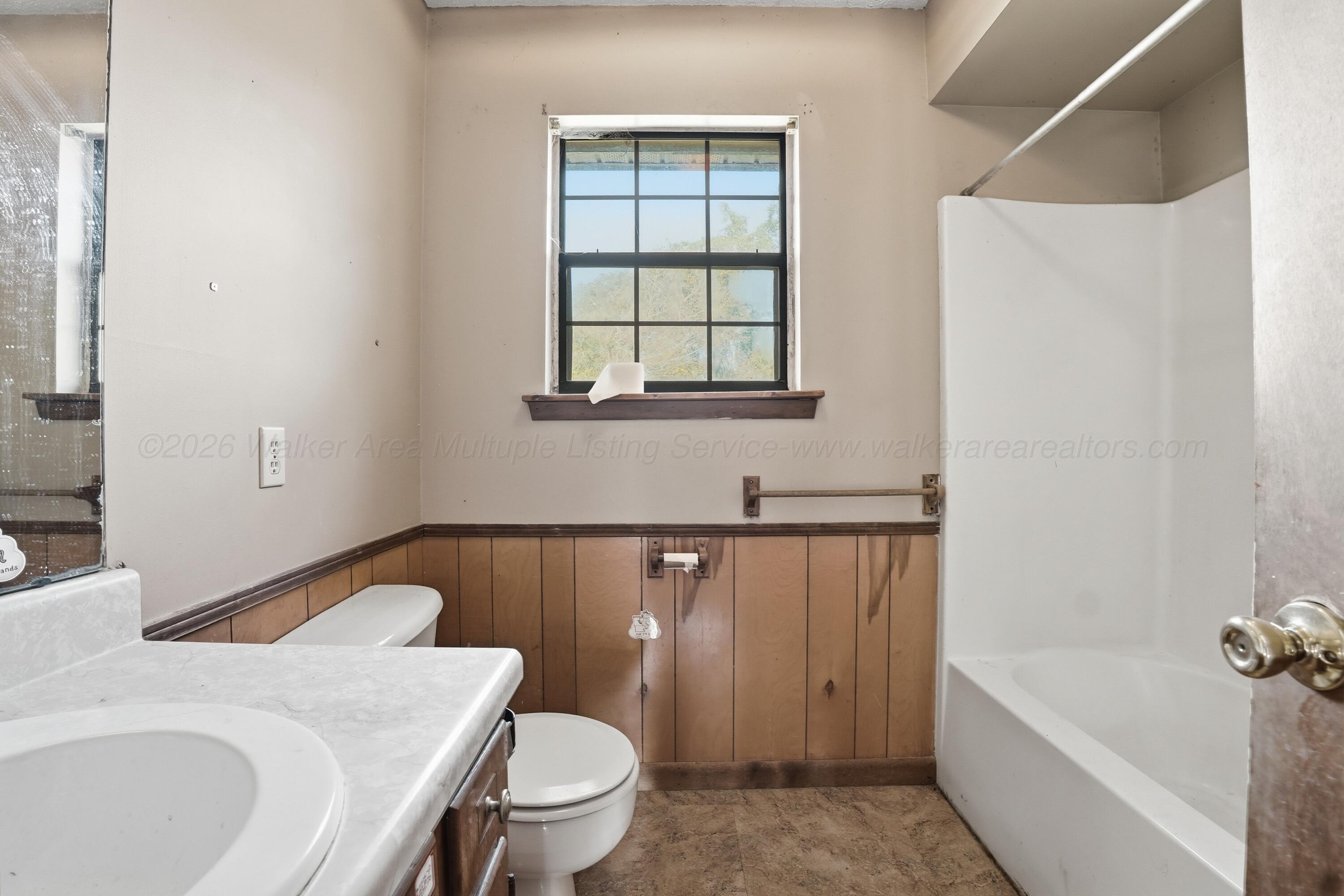 90 Sperling Road Dora, AL 35062 - Photo 13 of 27 bathroom