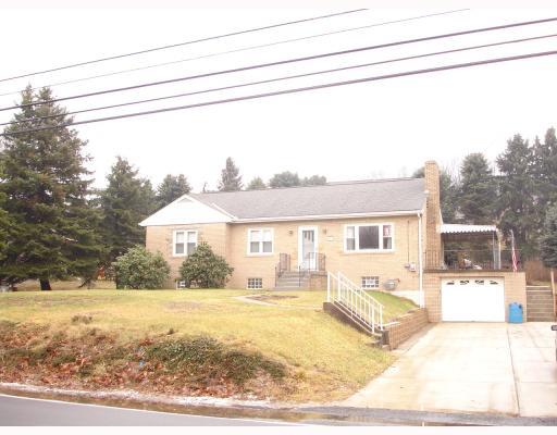 915 Cliff Mine Road Coraopolis, PA 15108 - Photo 1 of 6 Exterior Front.