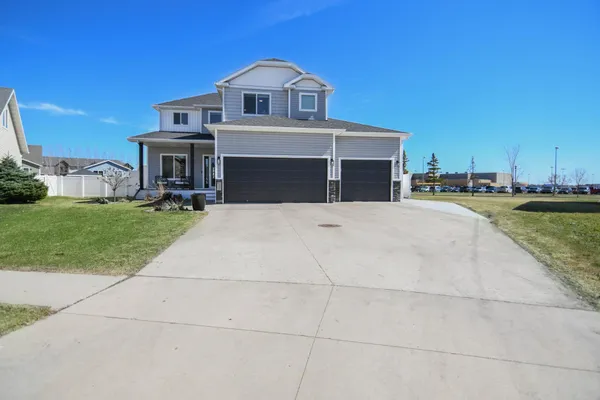 $575,000 | 3509 Loberg Lane, West Fargo, ND 58078