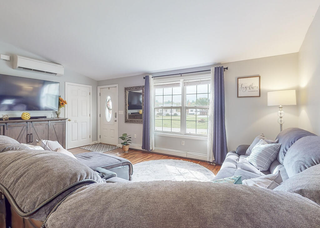 29 Hannah Drive Gorham, ME 04038 - Photo 8 of 36 29HannahDr-Gorham-07