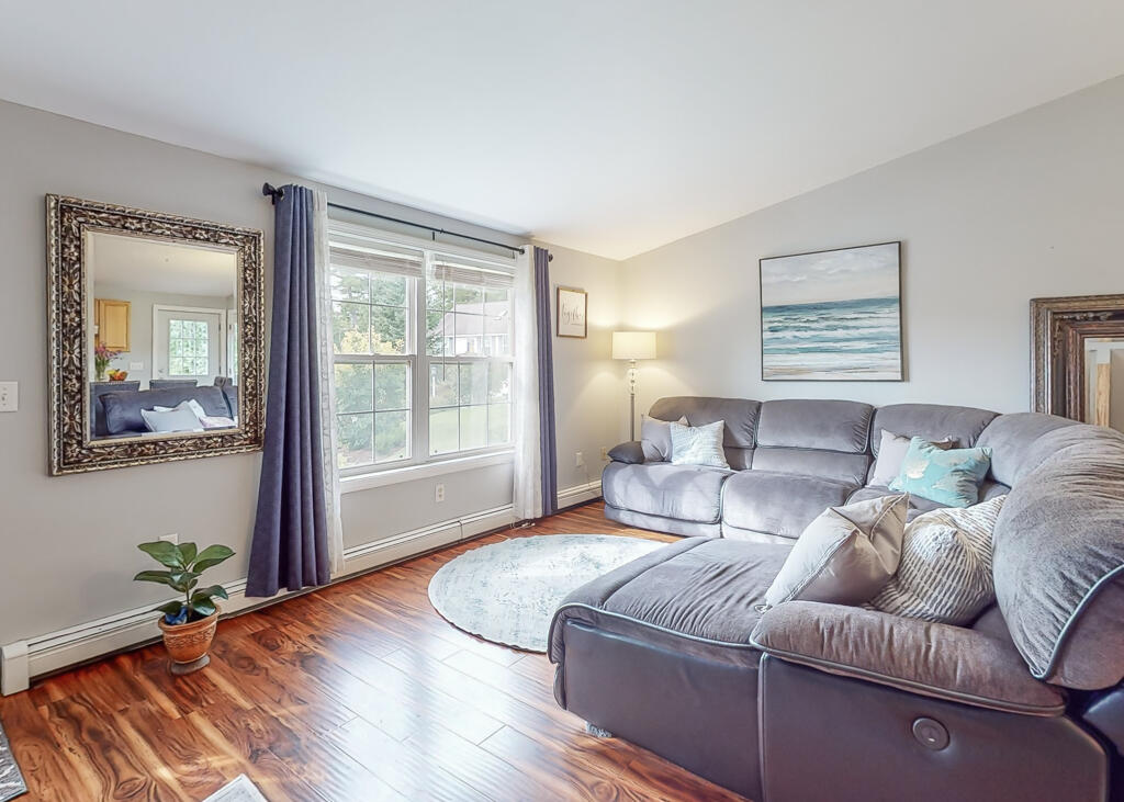 29 Hannah Drive Gorham, ME 04038 - Photo 9 of 36 29HannahDr-Gorham-08