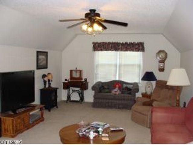 4043 White Level Road Mebane, NC 27302 - Photo 4 of 12 Den/Family/Great Room.