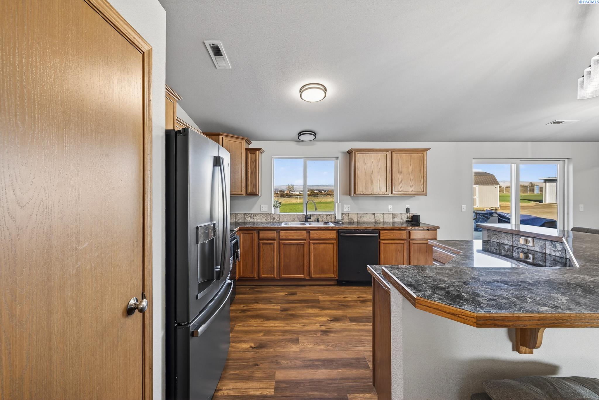 1621 Alexander Road Sunnyside, WA 98944 - Photo 7 of 44 Gallery Image 7