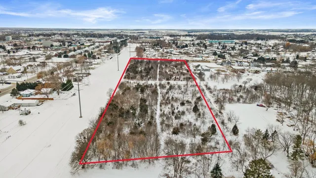 $300,000 | 4228 50th Avenue, Kenosha, WI 53144