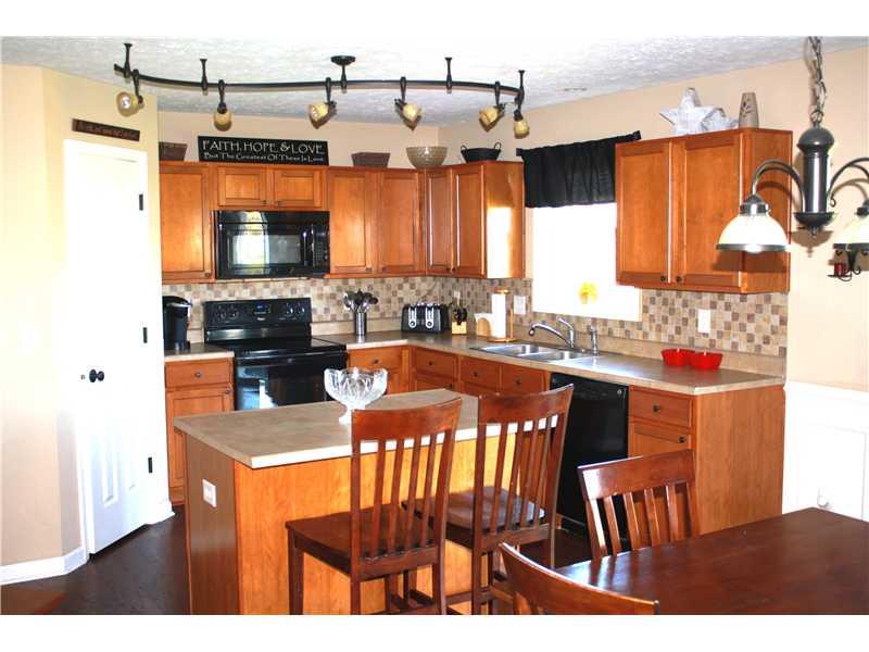 5676 Yorktown Road Plainfield, IN 46168 - Photo 2 of 17 Gallery Image 2