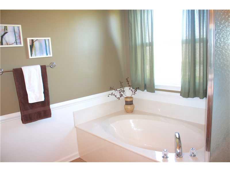 5676 Yorktown Road Plainfield, IN 46168 - Photo 9 of 17 Gallery Image 9
