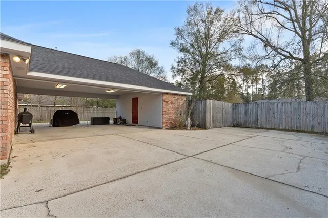 $280,000 | 215 Woodbridge Boulevard, Hammond, LA 70401