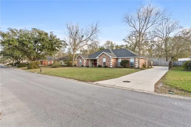 $280,000 | 215 Woodbridge Boulevard, Hammond, LA 70401