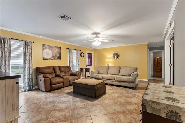 $280,000 | 215 Woodbridge Boulevard, Hammond, LA 70401