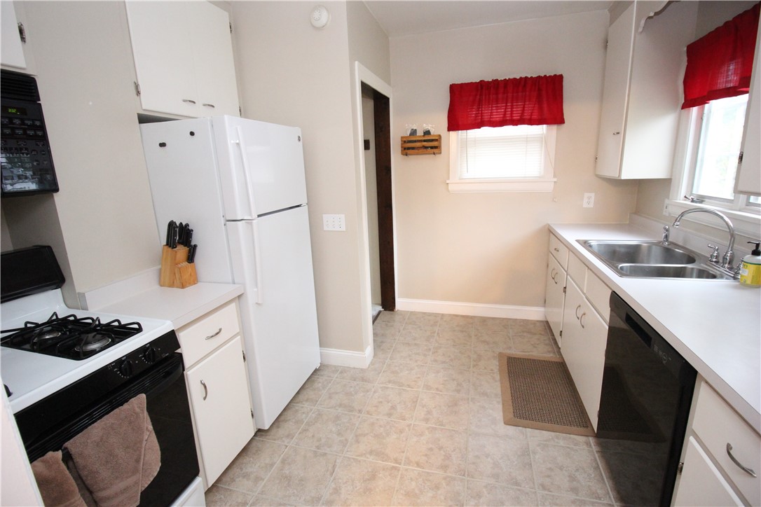 120 Brockley Road Irondequoit, NY 14609 - Photo 11 of 36