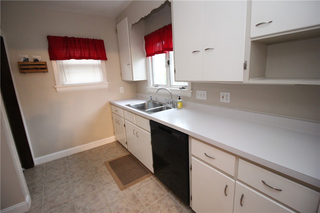 120 Brockley Road Irondequoit, NY 14609 - Photo 12 of 36