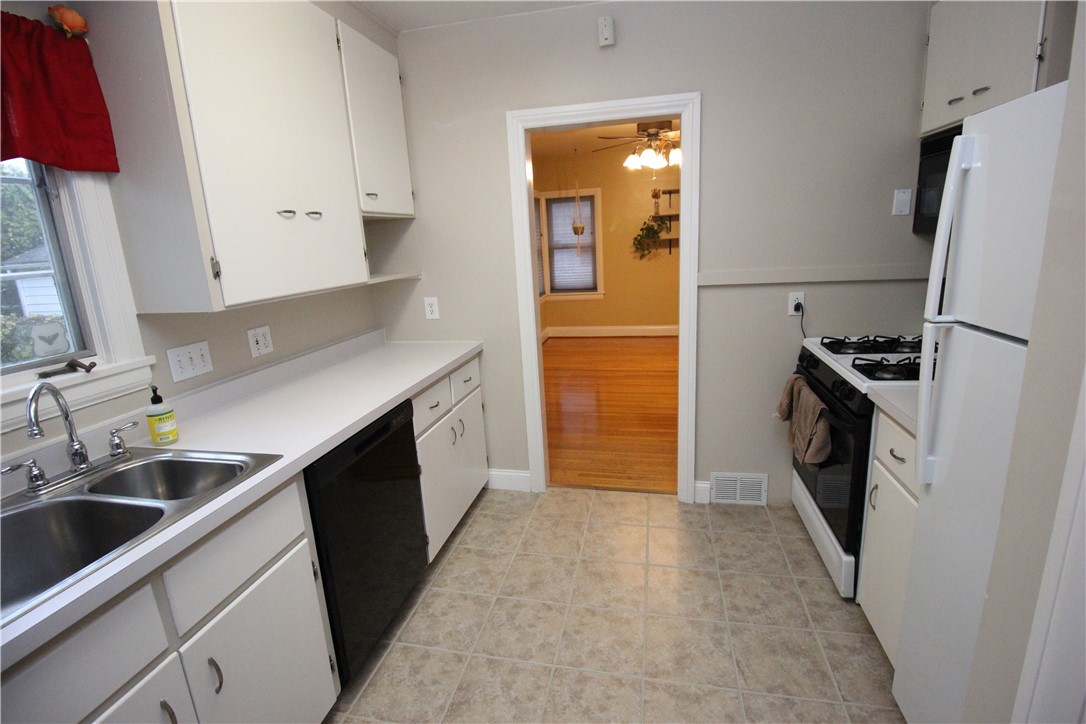 120 Brockley Road Irondequoit, NY 14609 - Photo 13 of 36