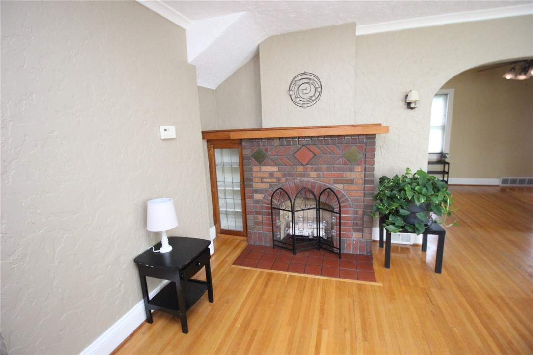 120 Brockley Road Irondequoit, NY 14609 - Photo 4 of 36