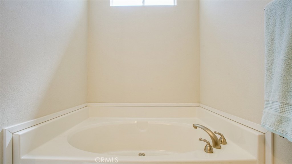 416 Jeffries, Unit 60 Monrovia, CA 91016 - Photo 34 of 49 a close up of a bathtub