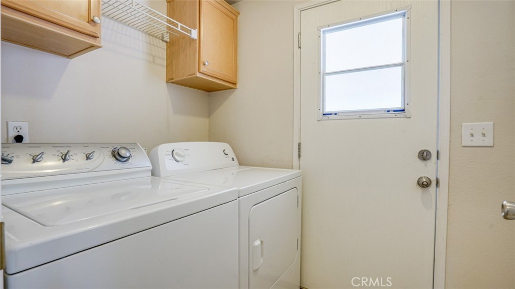 416 Jeffries, Unit 60 Monrovia, CA 91016 - Photo 39 of 49 a utility room with dryer and washer