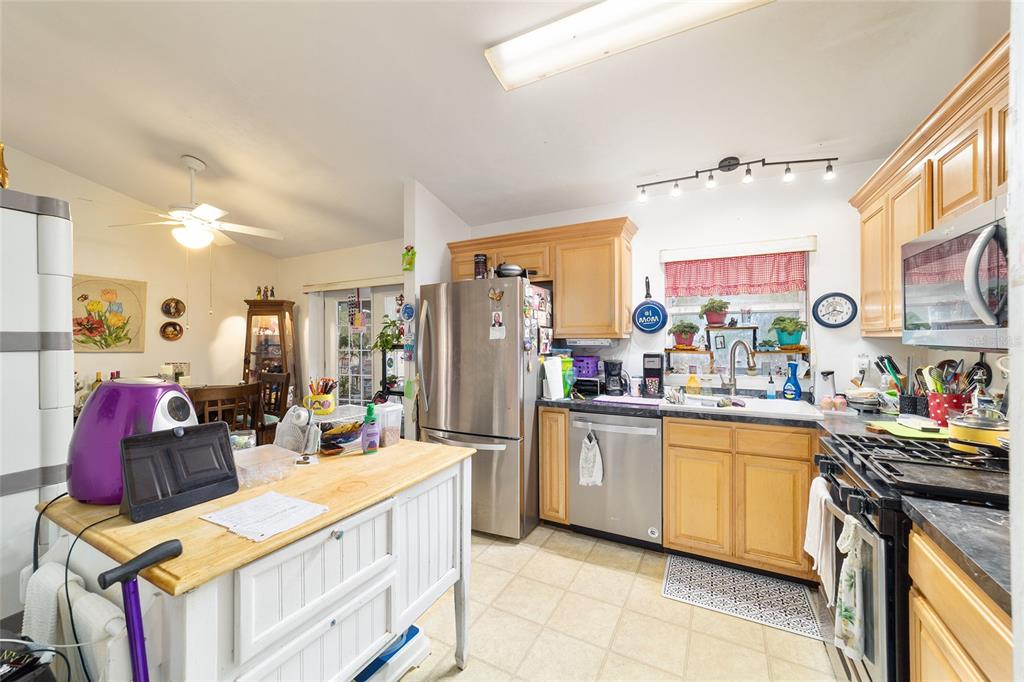 102 Whirlwind Way Hawthorne, FL 32640 - Photo 14 of 67