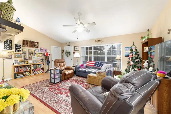 $359,900 | 102 Whirlwind Way, Hawthorne, FL 32640