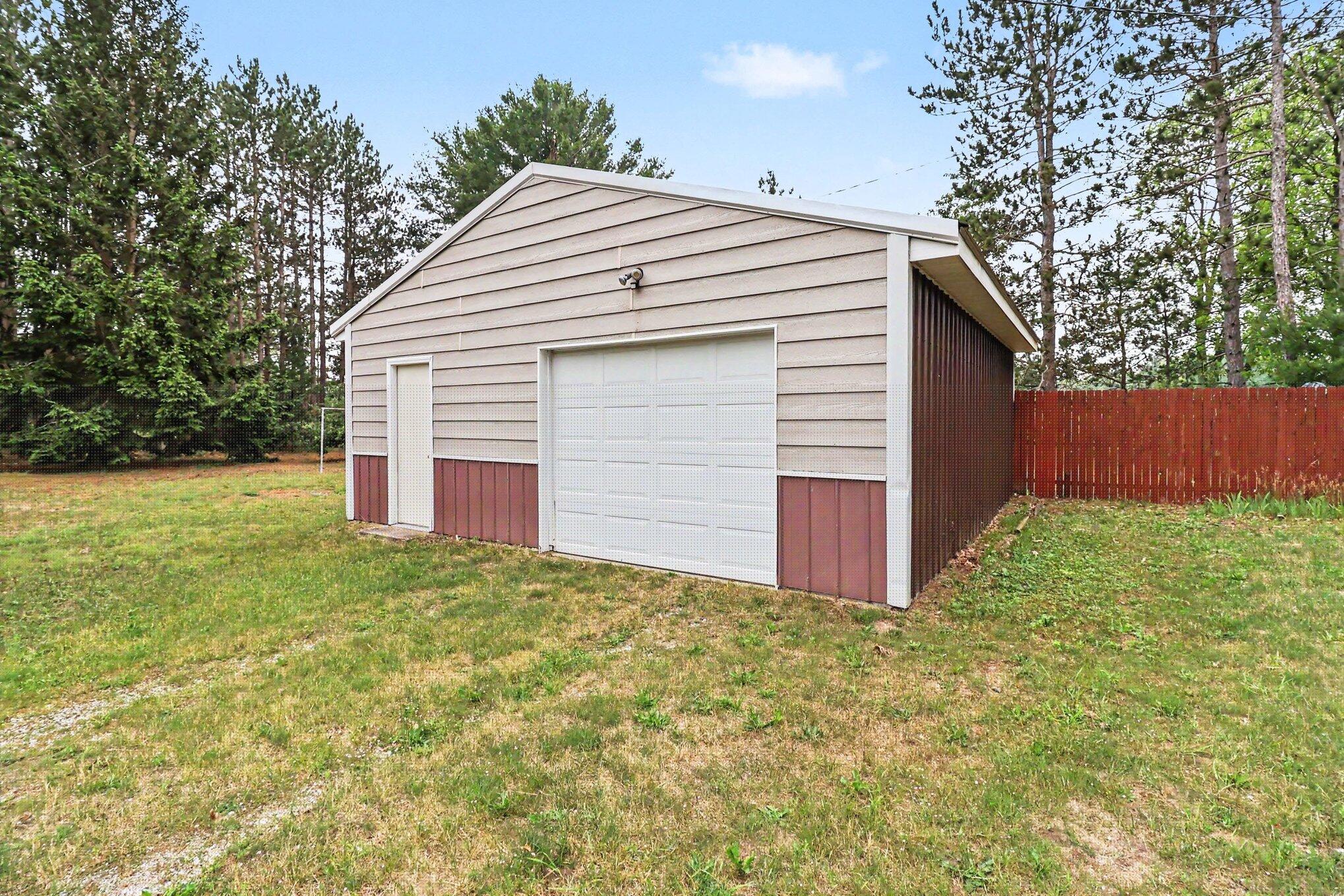 10759 Lasalle Road Manistee, MI 49660 - Photo 15 of 22 019_file_9385