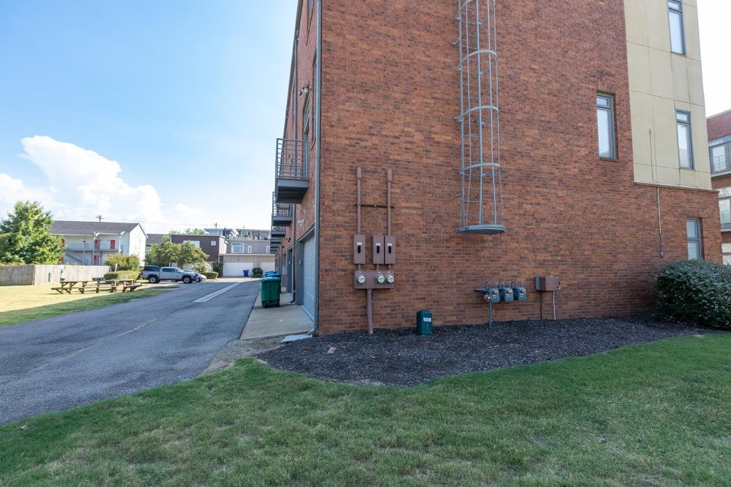 616 Denmark Drive, Unit 106 Memphis, TN 38103 - Photo 26 of 34 a view of a back yard