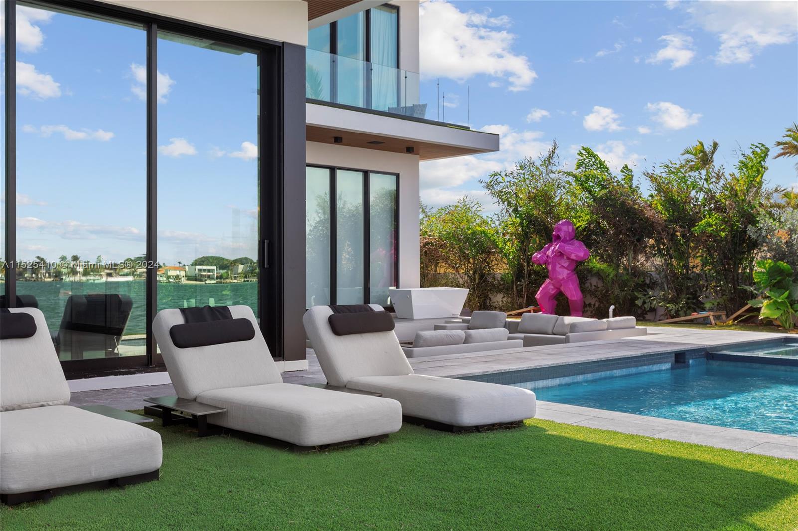 1485 Cleveland Road Miami Beach, FL 33141 - Photo 7 of 43 Gallery Image 7