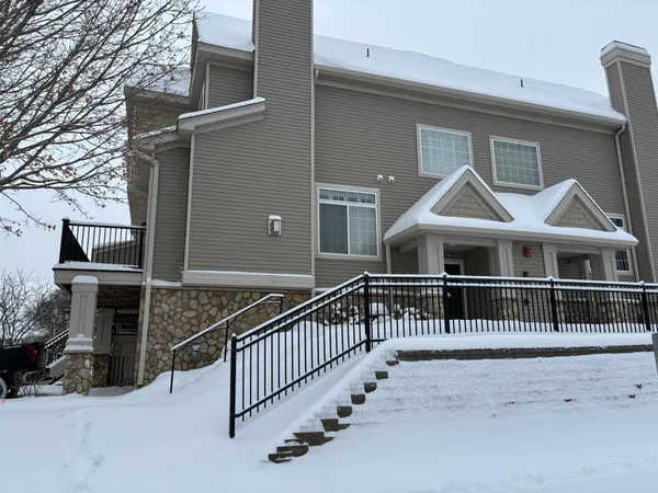 $2,350 | 11125 Baltimore Street Northeast, Unit L, Blaine, MN 55449