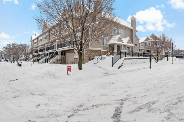 $2,499 | 11125 Baltimore Street Northeast, Unit L, Blaine, MN 55449