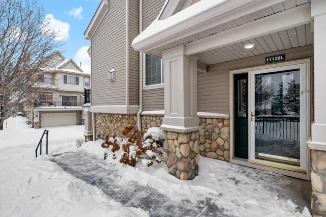 $2,499 | 11125 Baltimore Street Northeast, Unit L, Blaine, MN 55449