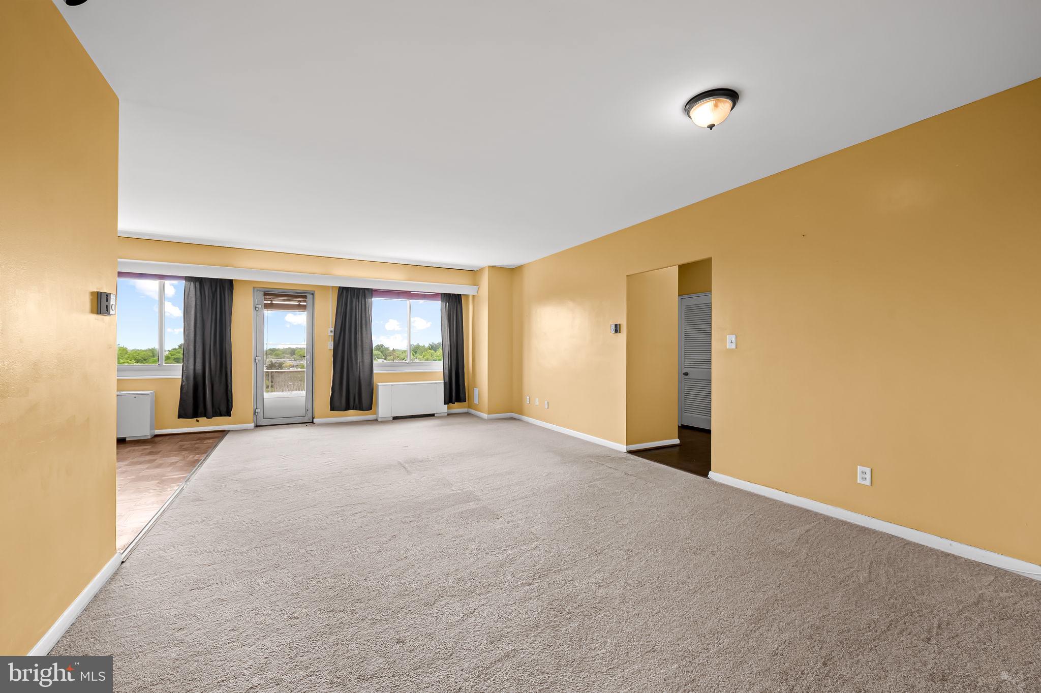 11 Slade Avenue, Unit 804 Baltimore, MD 21208 - Photo 6 of 37 Living room