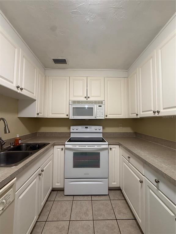 501 Southwest 75th Street, Unit F7 Gainesville, FL 32607 - Photo 3 of 9