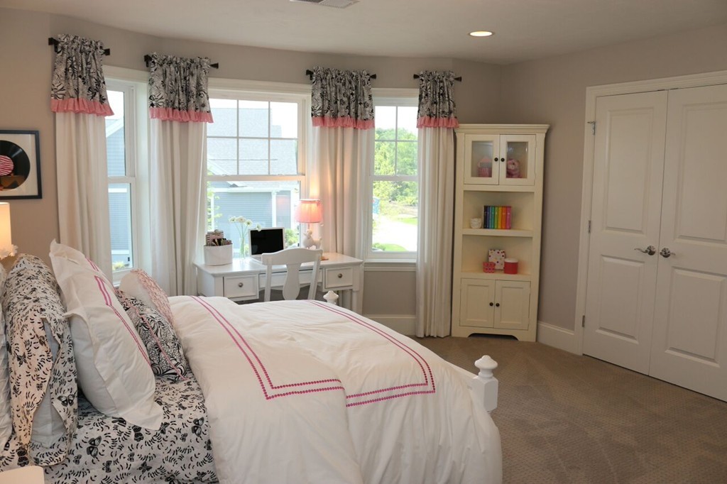 29 Brookview Road Franklin, MA 02038 - Photo 8 of 12 a bedroom with a bed and a window