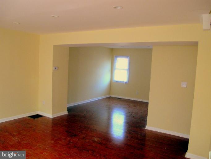 5150 Stafford Road Baltimore, MD 21229 - Photo 3 of 12 Dining Room