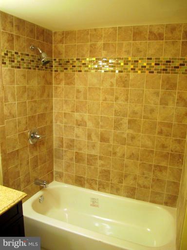 5150 Stafford Road Baltimore, MD 21229 - Photo 5 of 12 Bath (Master)