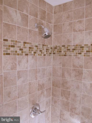 5150 Stafford Road Baltimore, MD 21229 - Photo 9 of 12 Bath