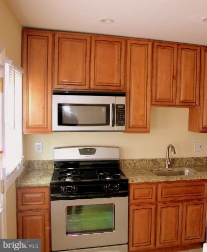 5150 Stafford Road Baltimore, MD 21229 - Photo 10 of 12 Kitchen