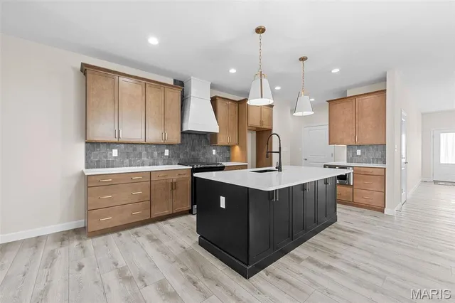 $549,900 | 703 Barnwood Hill Drive, Wentzville, MO 63385