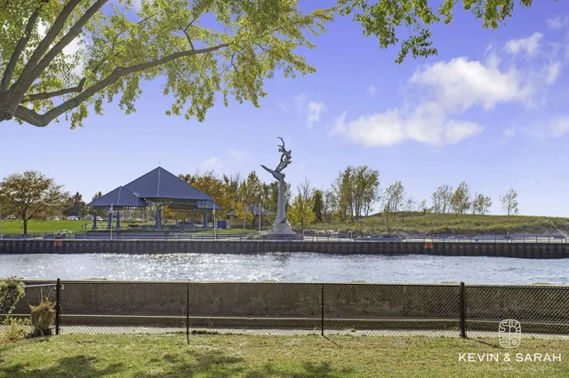 $2,450,000 | 103 North Pier Street, St. Joseph, MI 49085