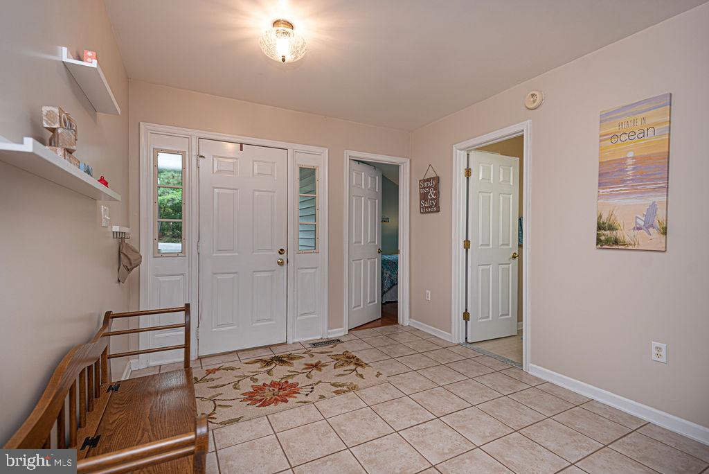 6 Harpoon Road Ocean Pines, MD 21811 - Photo 4 of 65 Spacious Foyer