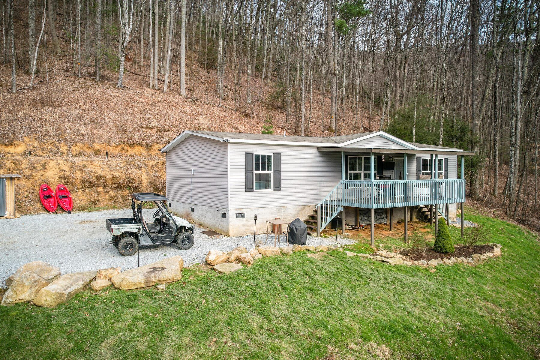 103 Potts Road Erwin, TN 37650 - Photo 6 of 69 002