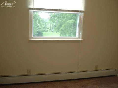 317 George Street Flushing, MI 48433 - Photo 13 of 31 20413737-12.JPG