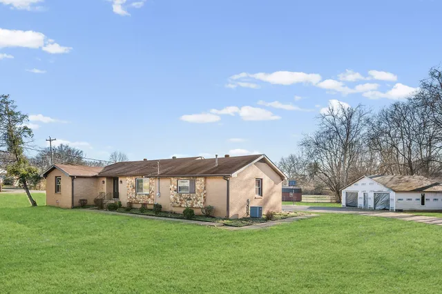 $410,000 | 200 Queens Ln Court, Nashville, TN 37218