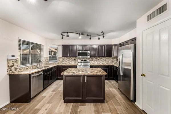 $845,000 | 14831 North 42nd Way, Phoenix, AZ 85032