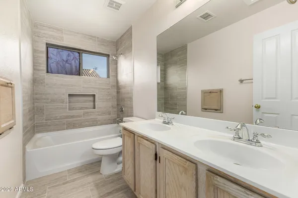 $845,000 | 14831 North 42nd Way, Phoenix, AZ 85032